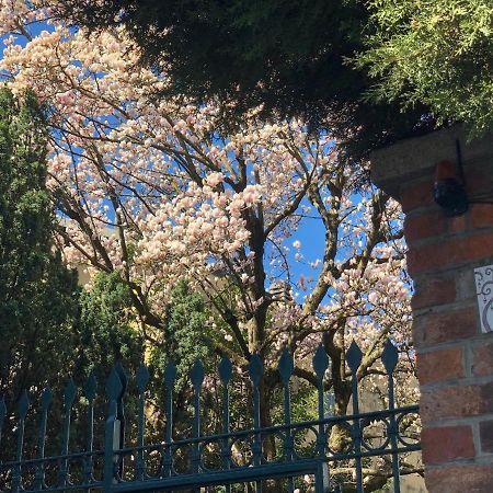 Casa Di Aristide Lägenhet Erba Exteriör bild