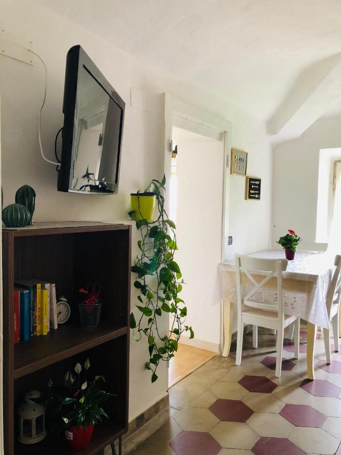 Casa Di Aristide Lägenhet Erba Exteriör bild