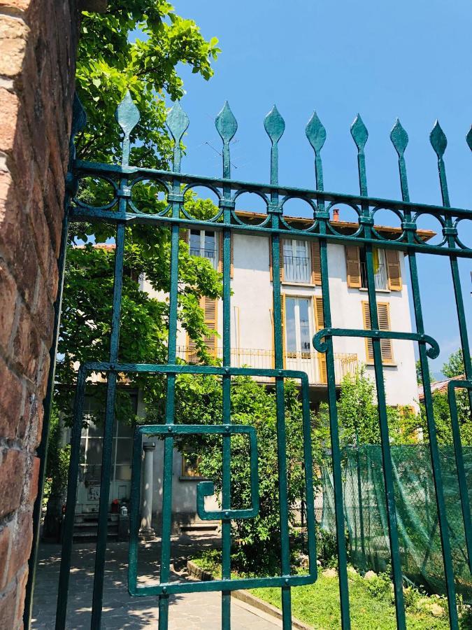 Casa Di Aristide Lägenhet Erba Exteriör bild