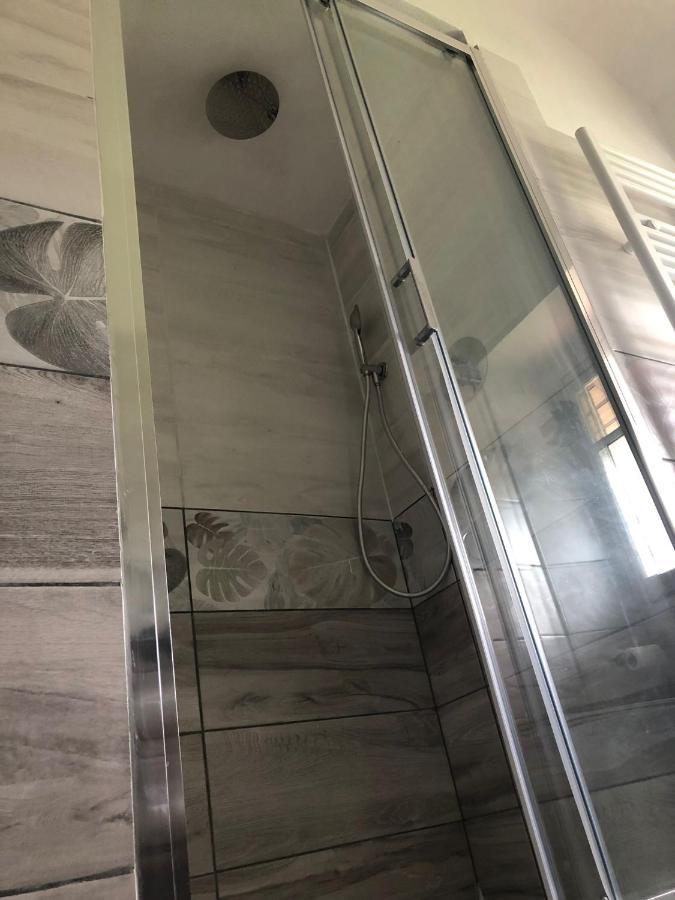 Casa Di Aristide Lägenhet Erba Exteriör bild