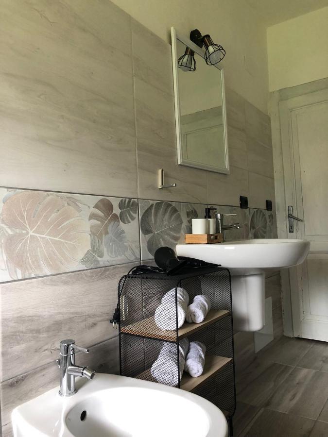 Casa Di Aristide Lägenhet Erba Exteriör bild