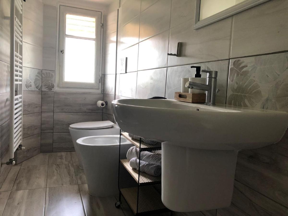 Casa Di Aristide Lägenhet Erba Exteriör bild