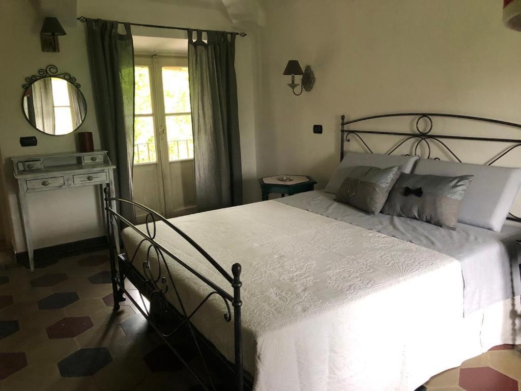 Casa Di Aristide Lägenhet Erba Exteriör bild