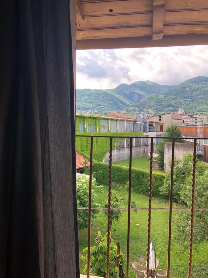 Casa Di Aristide Lägenhet Erba Exteriör bild